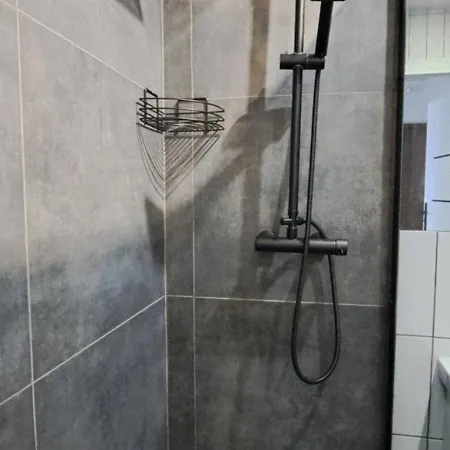 Apartment Spacerowa, Centrum, 2 Pokoje, Balkon, Dla 1- 4 Osob