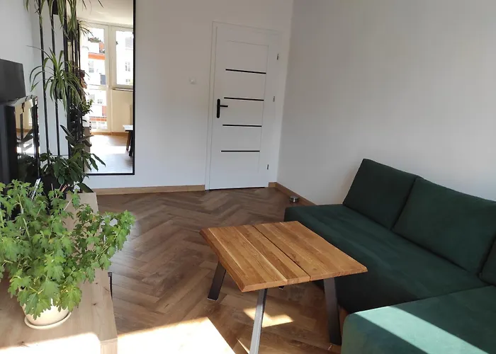 Apartment Spacerowa, Centrum, 2 Pokoje, Balkon, Dla 1- 4 Osob Pila (Pila)